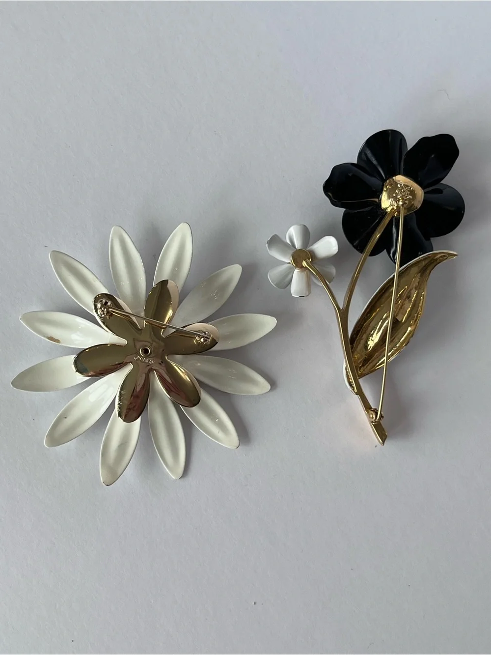 Large Flower Brooch Pin Set of 2 Black White Ivory Gold Tone Avon Sara Coventry